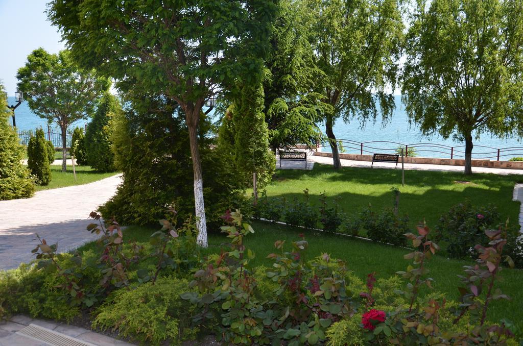 Single Private Apartments In Marina View Fort Beach Sveti Vlas Bagian luar foto