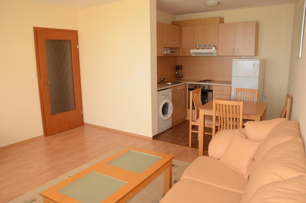 Single Private Apartments In Marina View Fort Beach Sveti Vlas Bagian luar foto