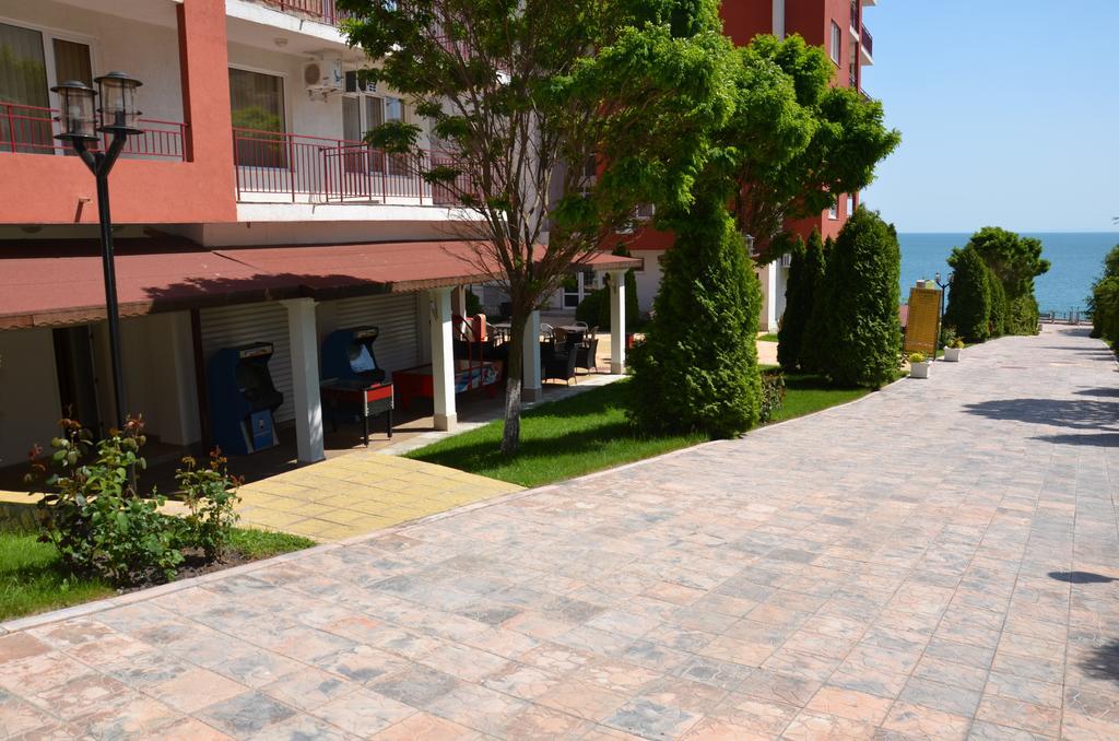 Single Private Apartments In Marina View Fort Beach Sveti Vlas Bagian luar foto