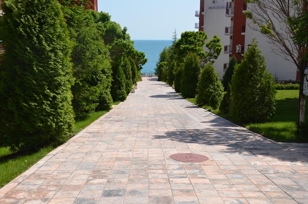 Single Private Apartments In Marina View Fort Beach Sveti Vlas Bagian luar foto