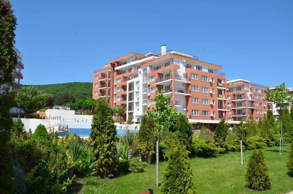 Single Private Apartments In Marina View Fort Beach Sveti Vlas Bagian luar foto