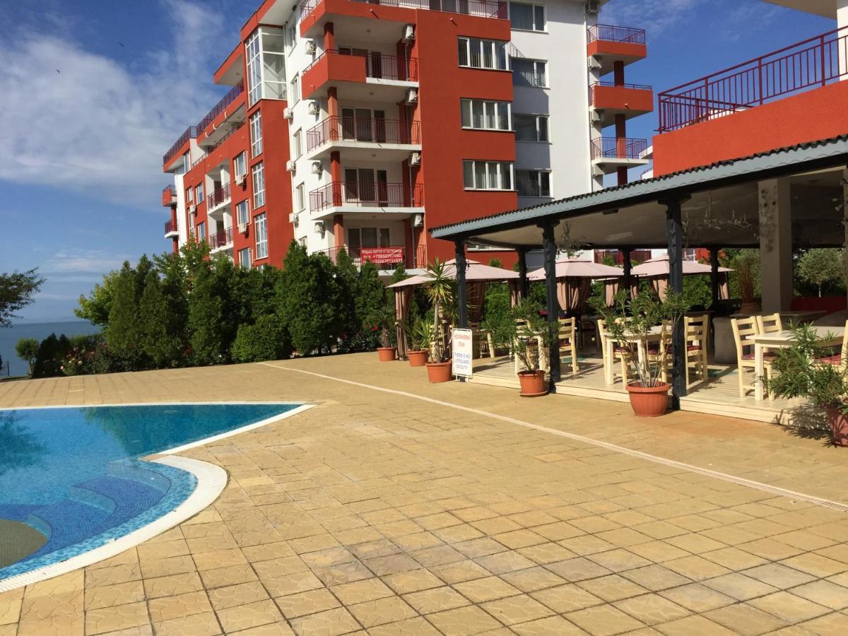 Single Private Apartments In Marina View Fort Beach Sveti Vlas Bagian luar foto